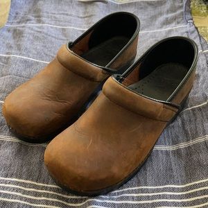Dansko Clogs Size 40 (9.5-10)